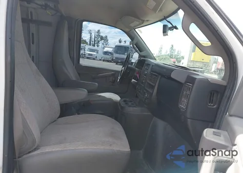 2018 Chevrolet Express 2500 Work Van из США, поврежденный, VIN 1GCWGAFGXJ1200976